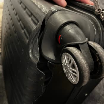 Pegasus'ta Varşova’da Kayıp Ve Hasarlı Bagaj Çözüm Bulamayan Müşteri Hizmetleri