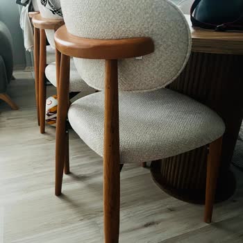 Yanlış Sandalyeler Gönderildi, Mağaza Yardımcı Olmadı