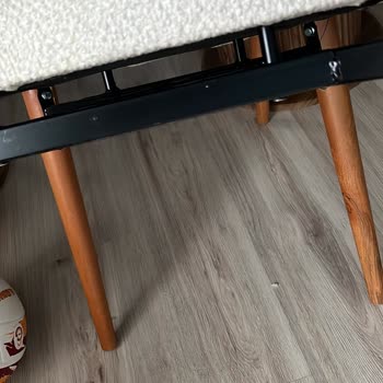 Yanlış Sandalyeler Gönderildi, Mağaza Yardımcı Olmadı