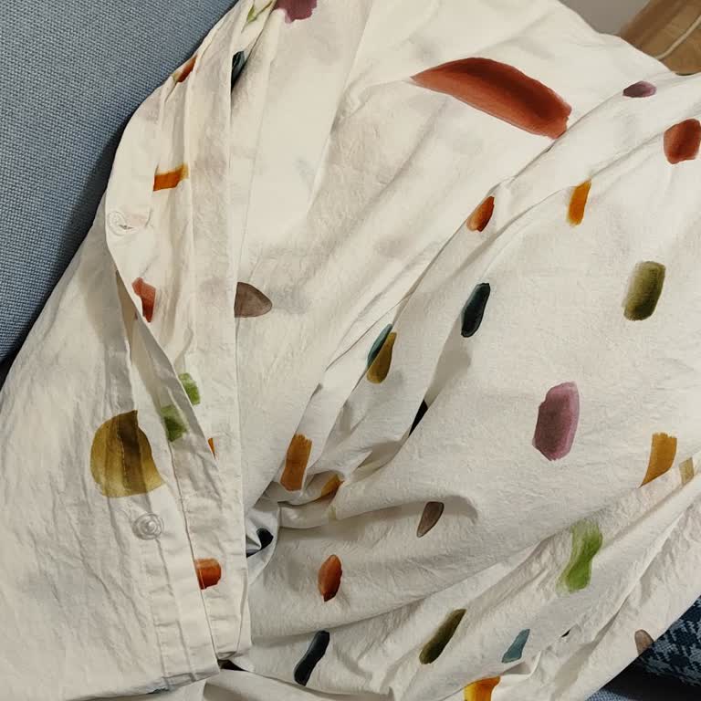 Sert Kumaş Ve Konforsuz Taç Duvet Setleri Şikayeti