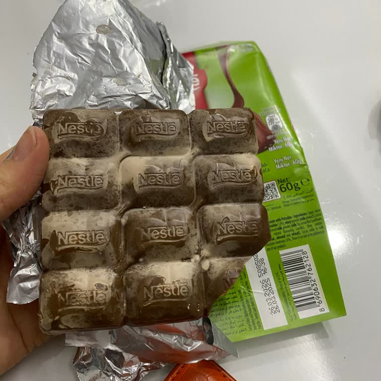 İndirimli Antep Fıstıklı Çikolatanın Bozulmuş Olması Ve İade Talebi