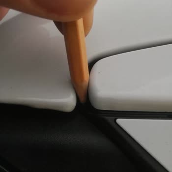 Yeni Satın Alınan Peugeot 2008'te Kaput Ayarsızlığı Ve Belgelerin Gönderilmemesi