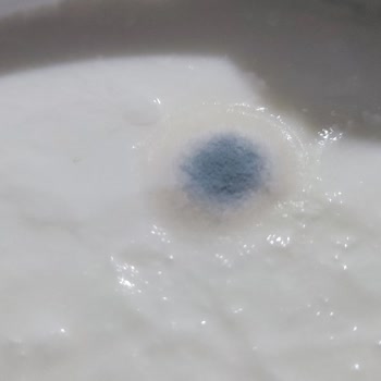 Son Kullanma Tarihi Geçmemiş Yoğurtta Küf: Sağlık Endişesi Ve Güven Kaybı