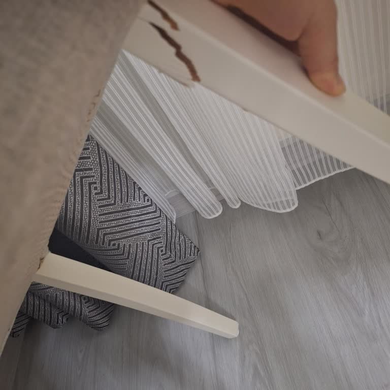 Az Kullanıma Rağmen Kırılan Sandalyeler İçin Ücretsiz Onarım Ve Değişim Talebi