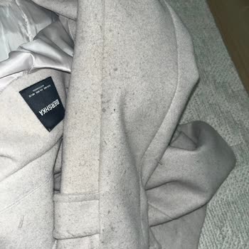 Bershka Kabanlarında Kısa Sürede Aşırı Tüylenme Ve İade Talebi