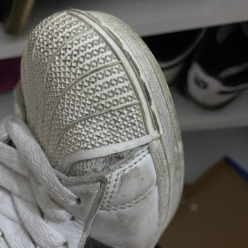 Sporjinal Niğde Mağazasında Yeni Sezon Ayakkabılar Hızla Aşındı Ve Değişim Reddi