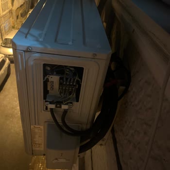 Eksik Dış Ünite Kapağı Sigortaları Atıyor Ve Yangın Tehlikesi Oluşturuyor