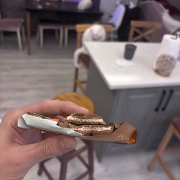 Badem Krokan Etiketi Çilek Dolgusu İle Yanıltıyor Ve Çözüm Talep Ediliyor