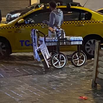 Kocatepe Mahallesi Seyyar Satıcıların Dumanı Bölgeyi Zehirliyor