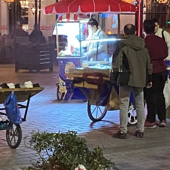 Kocatepe Mahallesi Seyyar Satıcıların Dumanı Bölgeyi Zehirliyor