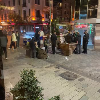 Kocatepe Mahallesi Seyyar Satıcıların Dumanı Bölgeyi Zehirliyor