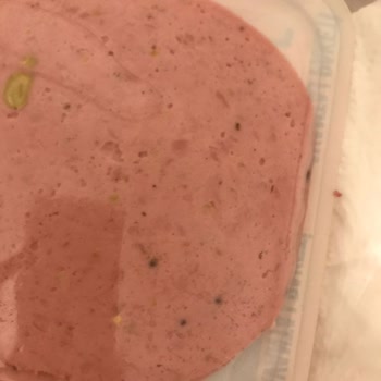 Polonez Salamda Siyah Noktalar Ürün Bozulması Şikayeti