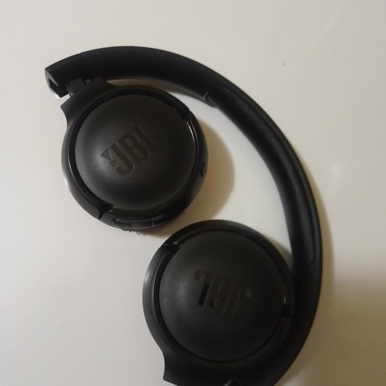 JBL 520 BT Kulaklıkta Şarj Sorunu Ve Sol Kulaklık Temassızlığı Nedeniyle Garanti Değişim Talebi