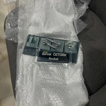 Kırık Ürünler Ve Kaba Firma Üslubu