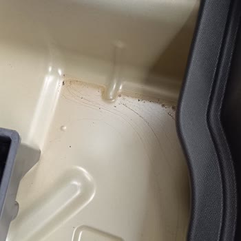 Bagajda Pas Lekesi: Sıfır Citroen C4'te Garanti Kapsamında Çözüm Talebi