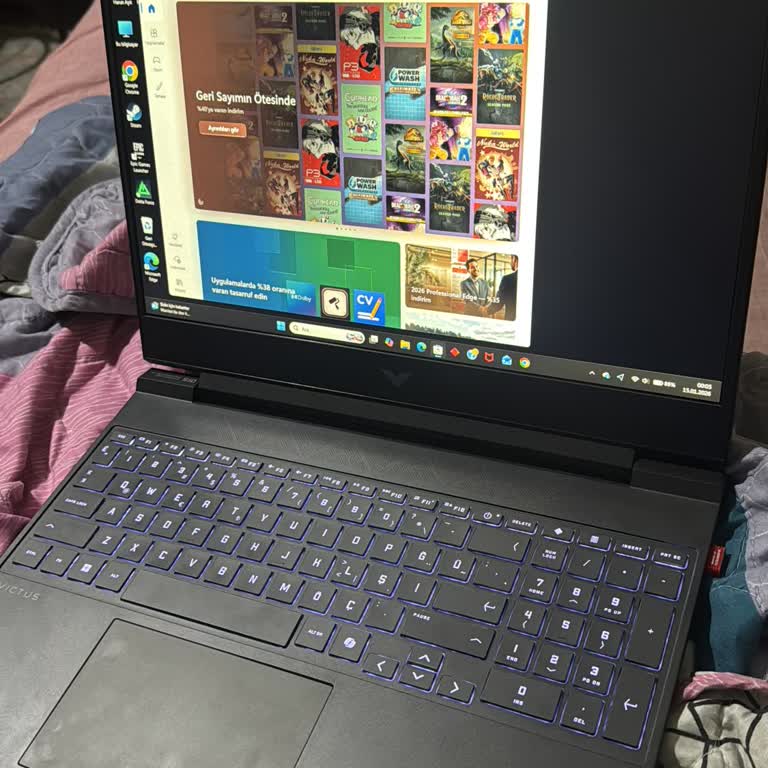 Teşhir Ürünü Satılan Arızalı Laptop İçin Garanti Ve Değişim Talebi