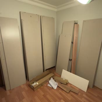 Hasarlı Ve Yanlış Gönderilen Dolap İçin Mağaza İlgisizliği Ve İade Talebi