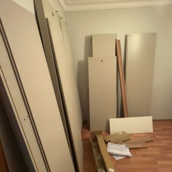 Hasarlı Ve Yanlış Gönderilen Dolap İçin Mağaza İlgisizliği Ve İade Talebi