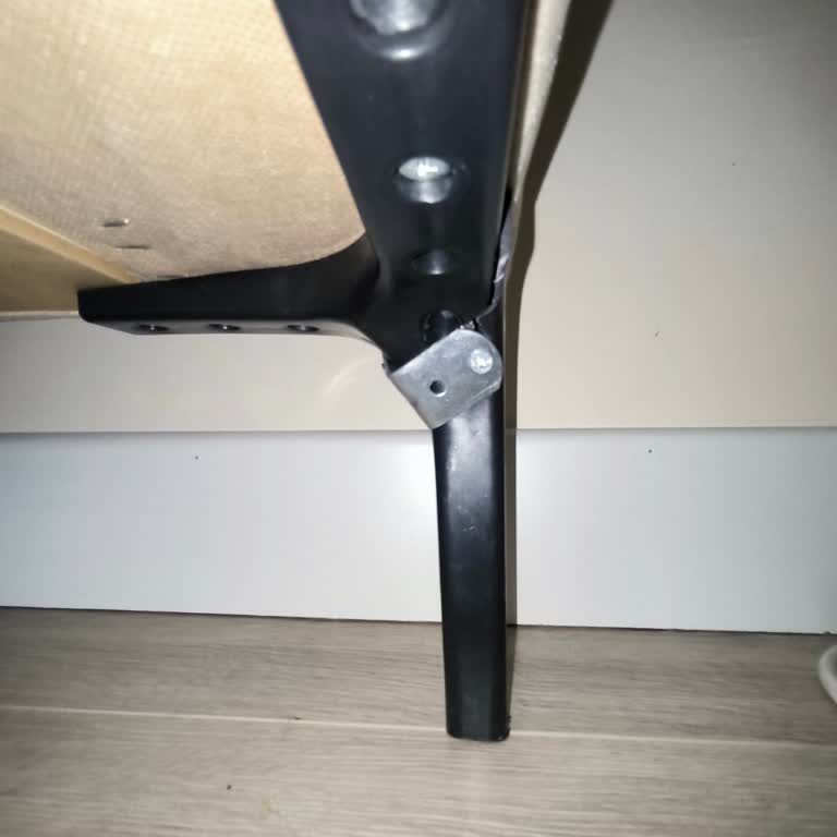 Koltuk Takımı Ayağı Kırıldı, Servis Ve Teslimat Süreci Mağduriyeti