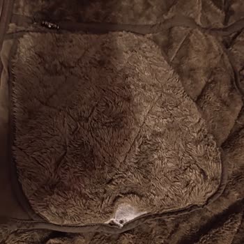 Oysho Tüylü Montta Cep Biyesinin Kopması Ve Dış Dikişlerin Tüylenmesi