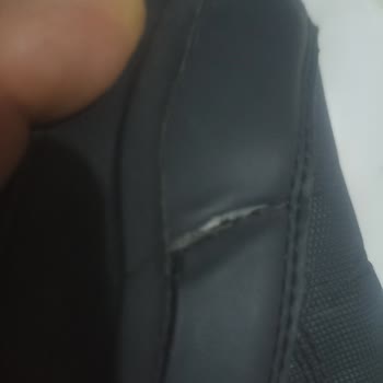 Kısa Sürede Yırtılan Reebok Botta Üretim Hatası Değişim Talebi