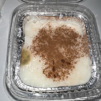 Küflenmiş Sütlaçlar Gıda Güvenliğini Tehdit Ediyor Ve Restorana Güvenimizi Sarsıyor