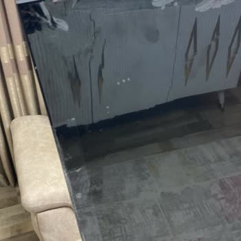 İki Kırık TV, Üçüncü Değişim İçin Net Tarih Talebi