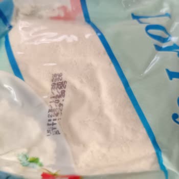 A101'de Lor Peyniri Üzerinde Ölü Böcek Ve Küf Sorunu