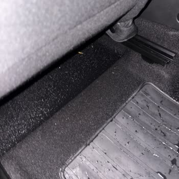 Sıfır Araçta Su Birikintisi Ve Değişim Talebinin Reddine Şikayet