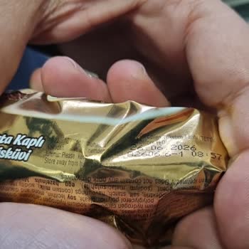 Ülker Halley Sütlü Çikolata Kaplamasında Bayat Görünüm Ve Mahcup Mağduriyet