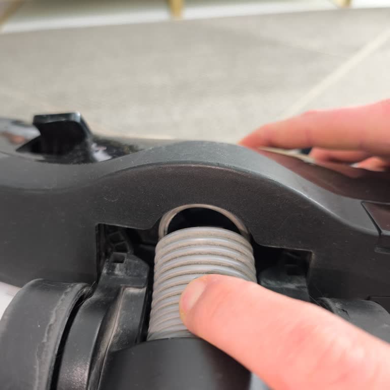 Vestel Süpürge Hortumu Yırtıldı, Servis İlgisizliği Ve Garanti Değişim Talebi