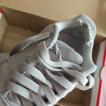 Nike W Court Vision Kadın Pembe Sneaker’da 2 Ayda Yırtılma Firma Sorumluluğu Reddi