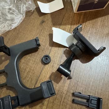 Kırık Telefon Tutucu Ürünü İçin İade Talebi Ve İletişim Eksikliği