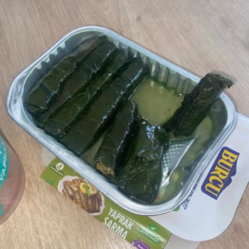 Burcu Gıda’nın Yeşil Boyalı Ve Aseton Kokulu Sarma Ürününde Gıda Güvenliği İhlali