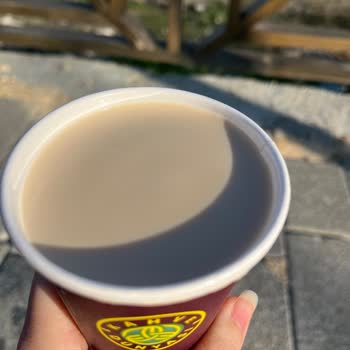 Adana Çukurova'da Kahve Dünyası'nda Latte Sadece Süt Kahve Yok