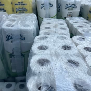 Dışarıda Kirli Ürün Satışı Ve Saygısız Çalışan Davranışı