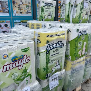 Dışarıda Kirli Ürün Satışı Ve Saygısız Çalışan Davranışı