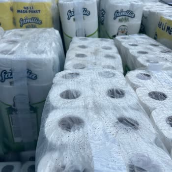 Dışarıda Kirli Ürün Satışı Ve Saygısız Çalışan Davranışı