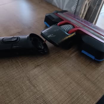 Garanti Süresinde Philips Süpürge Başlığı Kırıldı Ve Ücretsiz Değişim Talep Ediliyor