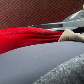 Emniyet Kemerleri Olmadan Kirli Ve Sigara İçen Otobüste Uzayan Seyahat