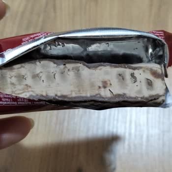 Denizli Pamukkale Bakkalında Son Kullanma Tarihi Geçmiş Çikolatalı Ürünle Çocuk Sağlığına Tehdit