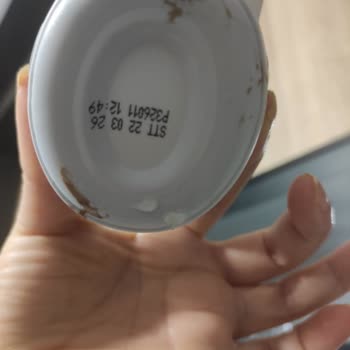 BİM Daphne Puding İçinde Plastik Parça Ve Şişen Ambalaj