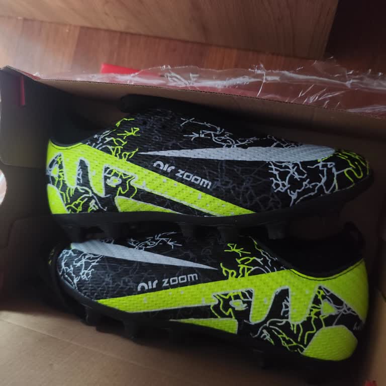 Sahte Nike Krampon Ve Cevapsız Satıcıya İade Talebi