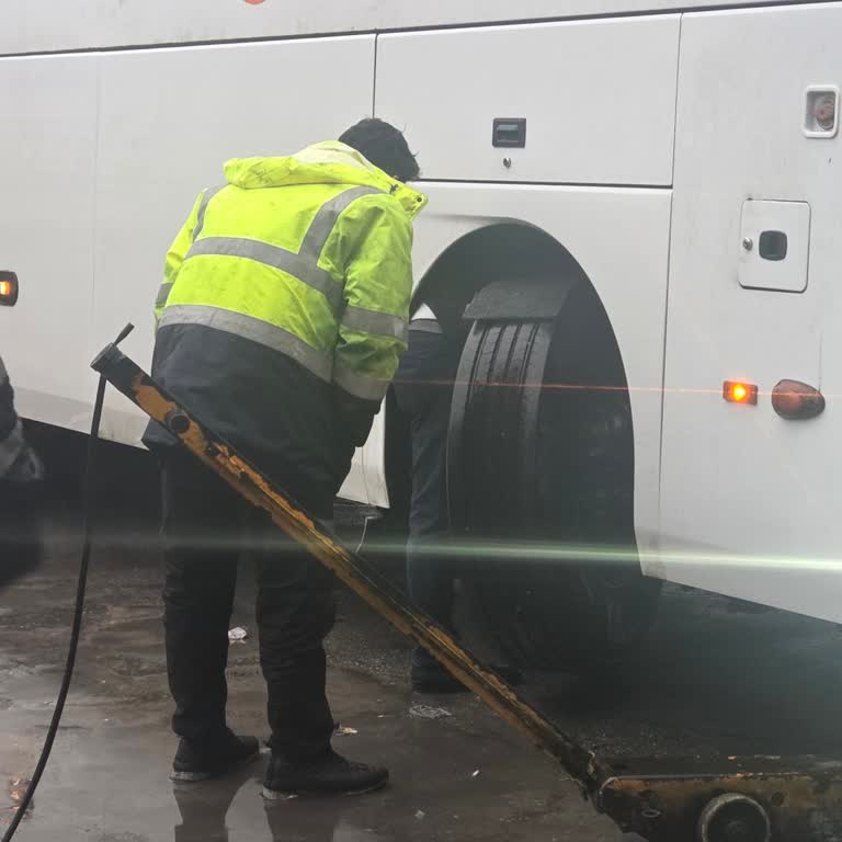 Patlak Amortisörlü Ve Yanlış Firmalı Otobüste Konforsuz Yolculuk Ve Güvenlik Endişesi