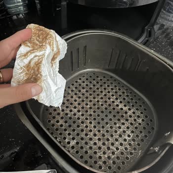 Kumtel Airfryer İç Haznesi Ve Sepetinde Hızla Artan Paslanma