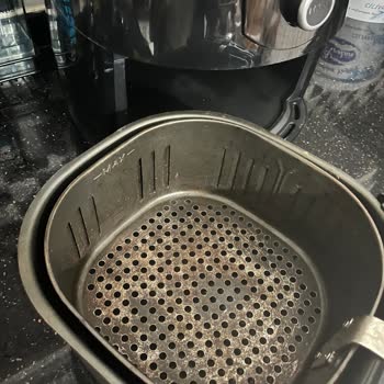 Kumtel Airfryer İç Haznesi Ve Sepetinde Hızla Artan Paslanma