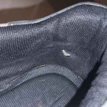 İki Yıllık Garanti Verilen Ayakkabının Bir Ayda Renk Solması Ve Onarım Yapılmadan Geri Gönderilmesi