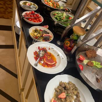 Limak Yalova Yemeklerin Kalitesi Belirgin Şekilde Düşmüş Durumda