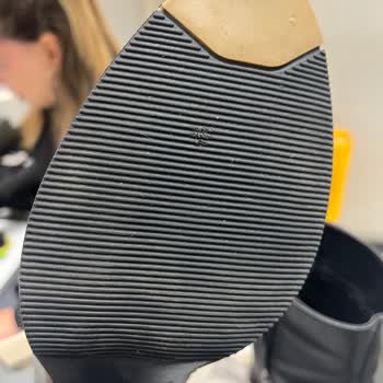 Bambi Ayakkabı Az Kullanıma Rağmen Aşınma Ve Tüylenme Oluştu