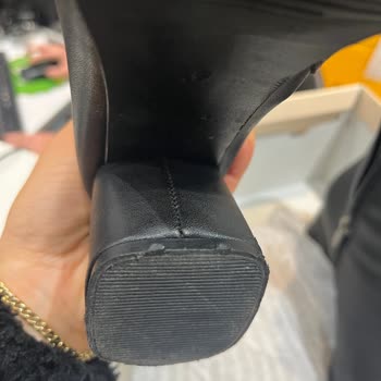 Bambi Ayakkabı Az Kullanıma Rağmen Aşınma Ve Tüylenme Oluştu